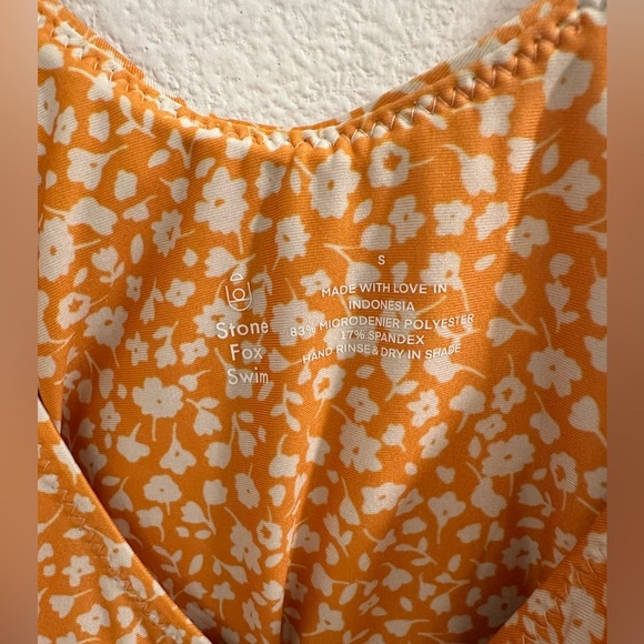 Stone fox one piece - Picture 2 of 4